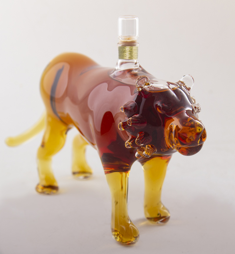Тигр бутылка с "Коктебель 15 лет"